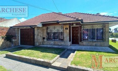 Casa 4 ambientes en venta en Punta Mogotes Mar del Plata