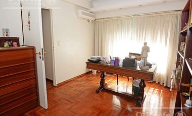 Casa en Venta 5 ambientes, Quilmes - APTO CREDITO.