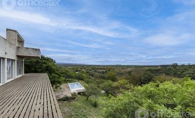 Casa en Venta en la Granja 300 M2 con Pileta