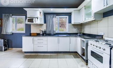 Casa en Venta en la Granja 300 M2 con Pileta