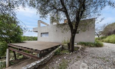 Casa en Venta en la Granja 300 M2 con Pileta