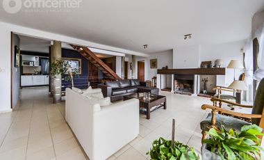 Casa en Venta en la Granja 300 M2 con Pileta