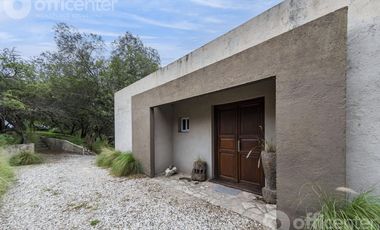 Casa en Venta en la Granja 300 M2 con Pileta