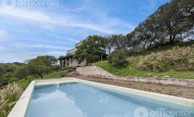 Casa en Venta en la Granja 300 M2 con Pileta