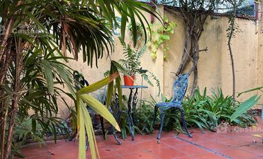 Exc. PH de 3 Amb. Amplios en PB, al Frente con Patio, Quincho y Parrilla