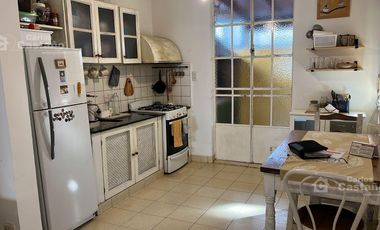 Exc. PH de 3 Amb. Amplios en PB, al Frente con Patio, Quincho y Parrilla