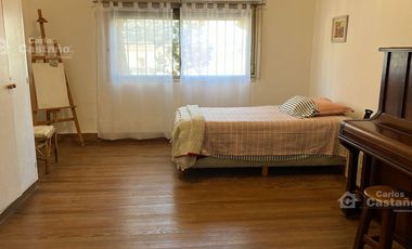 Exc. PH de 3 Amb. Amplios en PB, al Frente con Patio, Quincho y Parrilla