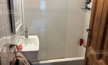 Exc. PH de 3 Amb. Amplios en PB, al Frente con Patio, Quincho y Parrilla