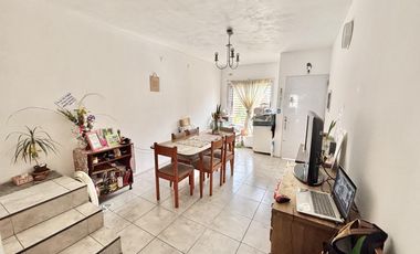 Duplex en venta actualizado en Escobar con PATIO, PARRILLA Y COCHERA