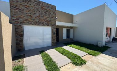 Casa en PH en venta en Barrio Lomas del Bosque.