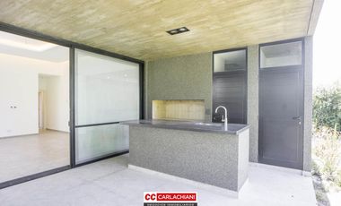 Venta Casa a Estrenar de Lujo La Rinconada Naturaleza Verde Deportes Financiación y Permutas