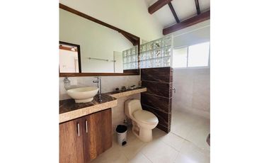 Casa finca campestre independiente en venta en la ceja sector el tambo