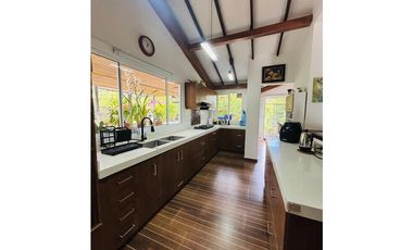 Casa finca campestre independiente en venta en la ceja sector el tambo