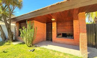 ALQUILER CASA 3 AMBIENTES CON GARAGE