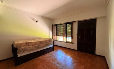 ALQUILER CASA 3 AMBIENTES CON GARAGE