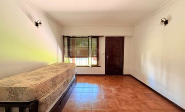 ALQUILER CASA 3 AMBIENTES CON GARAGE