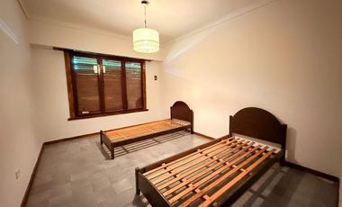 ALQUILER CASA 3 AMBIENTES CON GARAGE