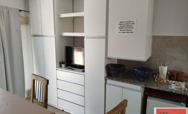 Departamento en alquiler c/ cochera en Villa de las Rosas