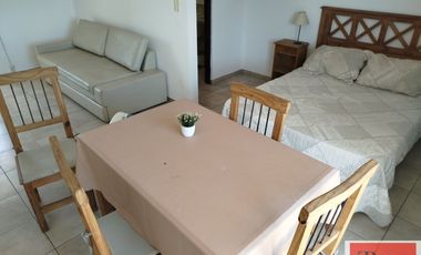 Departamento en alquiler c/ cochera en Villa de las Rosas