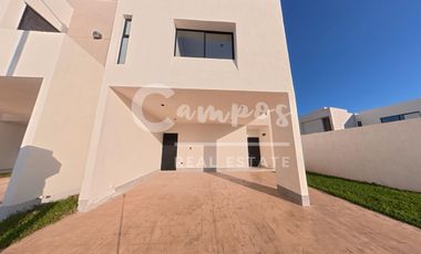 Casa de dos pisos y 3 recamaras en privada residencial en Tixcacal, Merida  Entrega inmediata