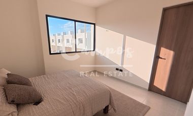 Casa de dos pisos y 3 recamaras en privada residencial en Tixcacal, Merida  Entrega inmediata