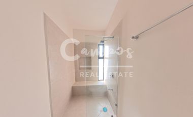 Casa de dos pisos y 3 recamaras en privada residencial en Tixcacal, Merida  Entrega inmediata