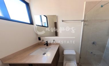 Casa de dos pisos y 3 recamaras en privada residencial en Tixcacal, Merida  Entrega inmediata