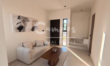 Casa de dos pisos y 3 recamaras en privada residencial en Tixcacal, Merida  Entrega inmediata