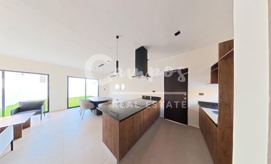 Casa de dos pisos y 2 recamaras en privada residencial en Tixcacal, Merida  Entrega inmediata