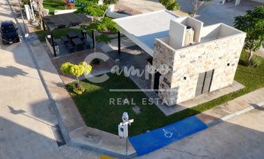 Casa de dos pisos y 2 recamaras en privada residencial en Tixcacal, Merida  Entrega inmediata