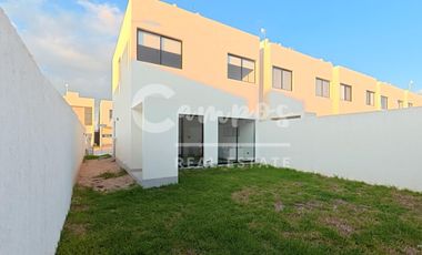 Casa de dos pisos y 2 recamaras en privada residencial en Tixcacal, Merida  Entrega inmediata