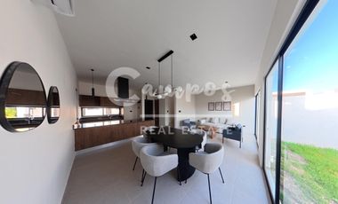 Casa de dos pisos y 2 recamaras en privada residencial en Tixcacal, Merida  Entrega inmediata