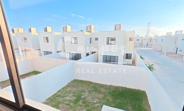 Casa de dos pisos y 2 recamaras en privada residencial en Tixcacal, Merida  Entrega inmediata