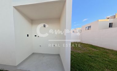 Casa de dos pisos y 2 recamaras en privada residencial en Tixcacal, Merida  Entrega inmediata