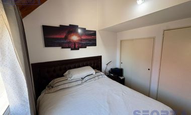 Triplex en San Miguel en barrio con portón con cochera ACEPTA VEHICULO en forma de pago