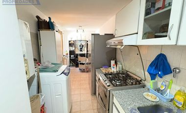 Triplex en San Miguel en barrio con portón con cochera ACEPTA VEHICULO en forma de pago