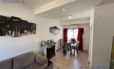 Triplex en San Miguel en barrio con portón con cochera ACEPTA VEHICULO en forma de pago