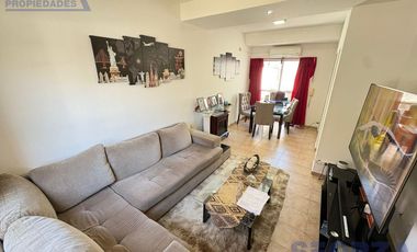 Triplex en San Miguel en barrio con portón con cochera ACEPTA VEHICULO en forma de pago