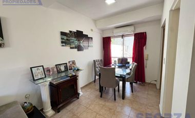 Triplex en San Miguel en barrio con portón con cochera ACEPTA VEHICULO en forma de pago