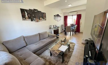 Triplex en San Miguel en barrio con portón con cochera ACEPTA VEHICULO en forma de pago