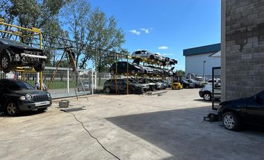 Excelente Nave Industrial de 1.500 m2 cubiertos sobre colectora Acceso Oeste en La Reja