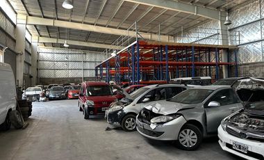 Excelente Nave Industrial de 1.500 m2 cubiertos sobre colectora Acceso Oeste en La Reja