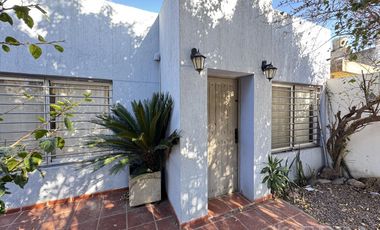 Venta casa 5 ambientes con cochera y quincho en Quilmes