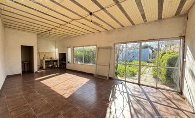 Venta casa 5 ambientes con cochera y quincho en Quilmes