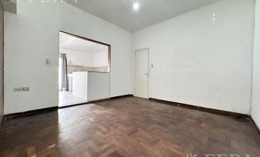 Venta casa 5 ambientes con cochera y quincho en Quilmes