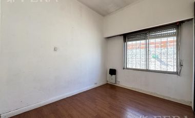 Venta casa 5 ambientes con cochera y quincho en Quilmes