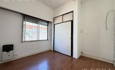 Venta casa 5 ambientes con cochera y quincho en Quilmes