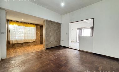 Venta casa 5 ambientes con cochera y quincho en Quilmes