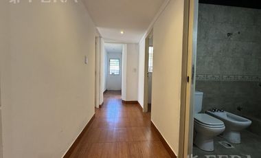 Venta casa 5 ambientes con cochera y quincho en Quilmes