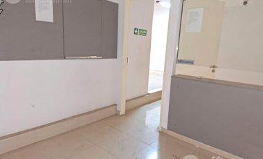 LOCAL EN ALQUILER A METROS DEL MERCADO NORTE - 640 m2 Cubiertos - Ex supermercado